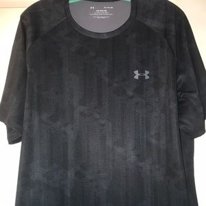 Men’s Under Armour shirt